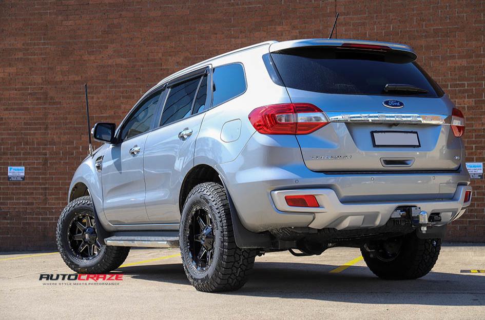 FORD EVEREST BLADE  OR GLOSS BLACK MILLED